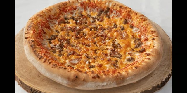Bacon Cheeseburger Gourmet Pizza