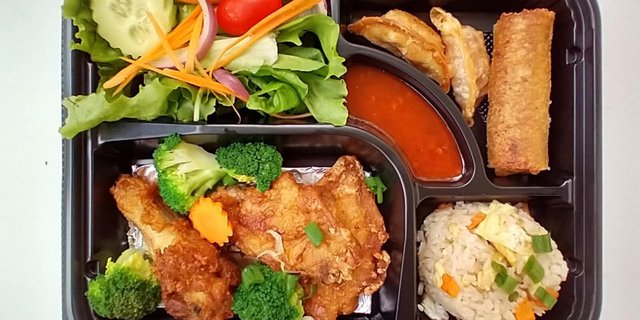Wings & Fried Rice Boxed Lunch