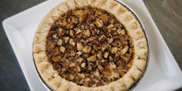 4-Inch Pecan Pie (Traditional Crust)