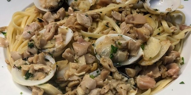 Linguine w/ White Clam Sauce