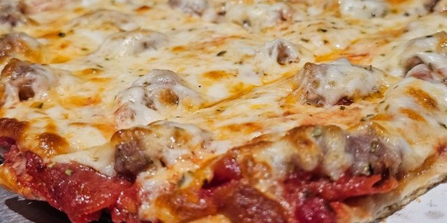 Thin Crust Pizza