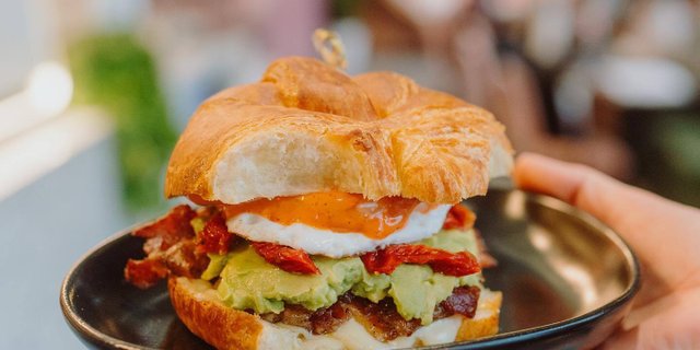 Croissant Sandwich