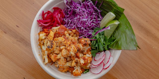 Roasted Cauliflower Tinga Bowl