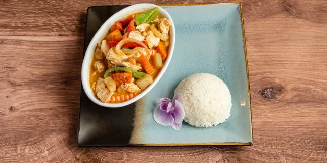 Massaman Curry Tray