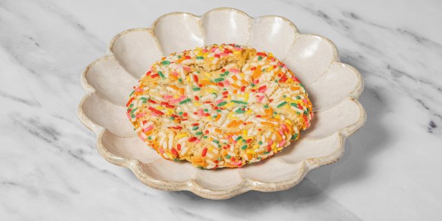 Rainbow Sprinkle Cookie