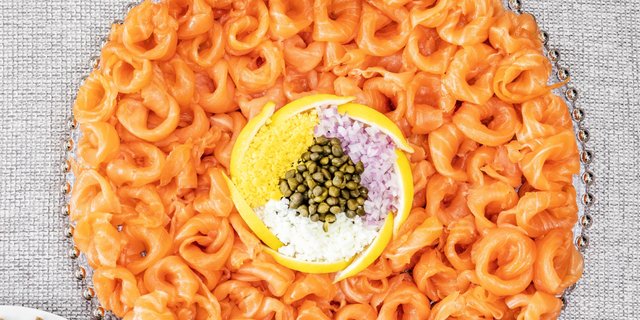 Sliced Smoked Salmon Platter