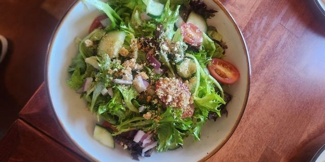 Traditional Salad