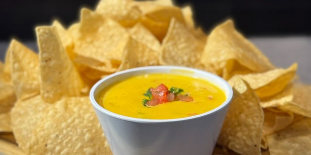 Chips & Queso