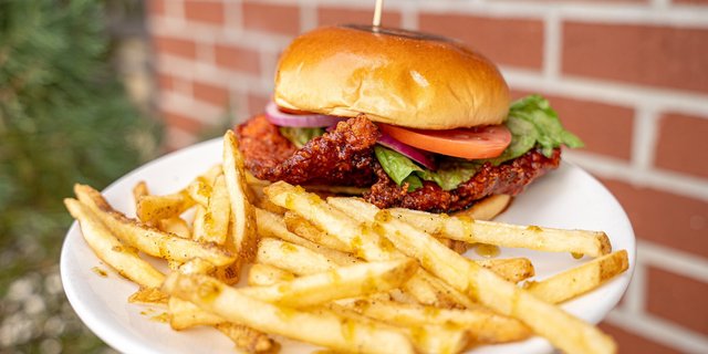 Nashville Hot Chicken Sandwich Boxed Lunch