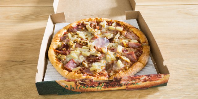 Gluten-Free Hawaiian Chicken Pizza