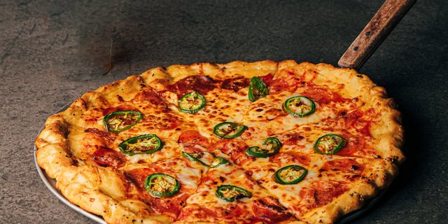14” Honey Jalapeño Pizza