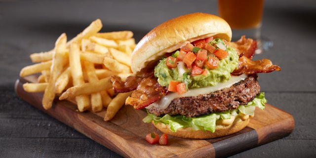 Individually Packaged Bacon-Guacamole Deluxe Burger*