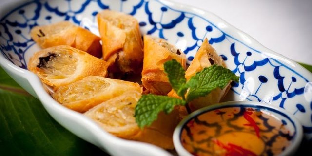 Fried Chicken Spring Rolls