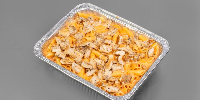 Penne Pasta w/ Vodka Sauce & Chicken