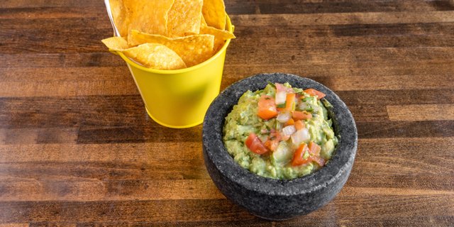 Chips & Guacamole Tray