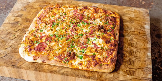 Sausage & Peppers Pizza