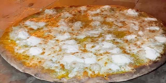 Quattro Formaggi Pizza
