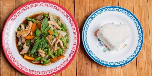 Spicy Thai Basil Tray