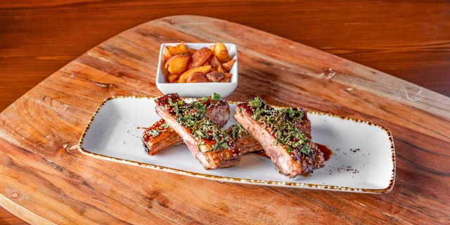 Signature Ribs Box Lunch