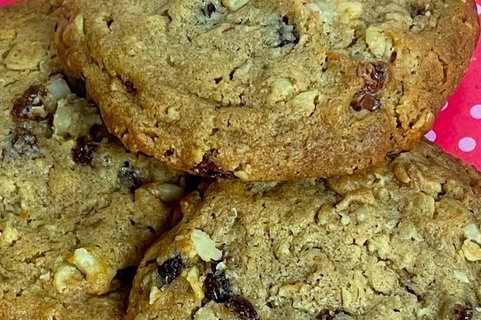 Oatmeal Raisin Walnut Cookies