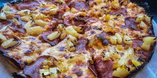 10"  Spicy Hawaiian Pizza