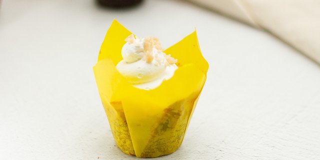 Gourmet Gooey Butter Cupcake