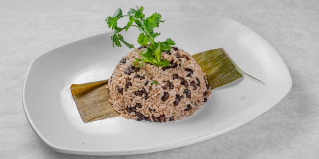 Moro w/ Black Beans tray