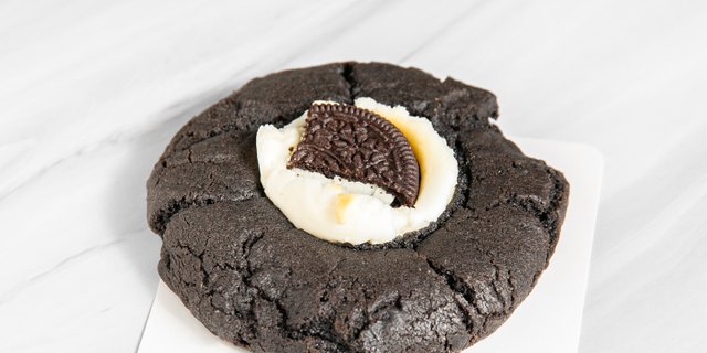 Oreo Cheesecake Cookie