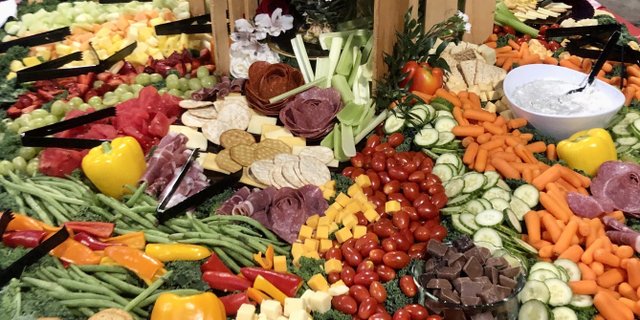 Ah Mazin Grazin Table