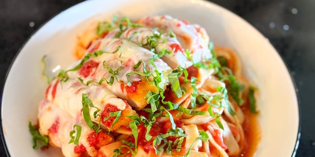 Chicken Parmesan Fettuccini Platter