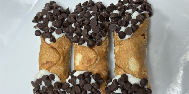 Individual Mini Cannoli
