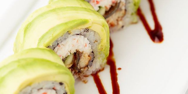 Eel & Avocado Roll