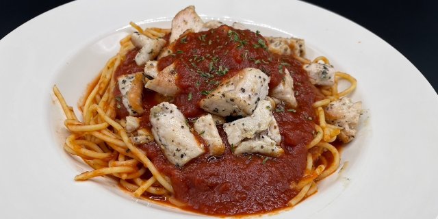 Pasta Marinara w/ Grilled Chicken