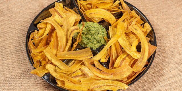 Plantain Chips & Guacamole Platter