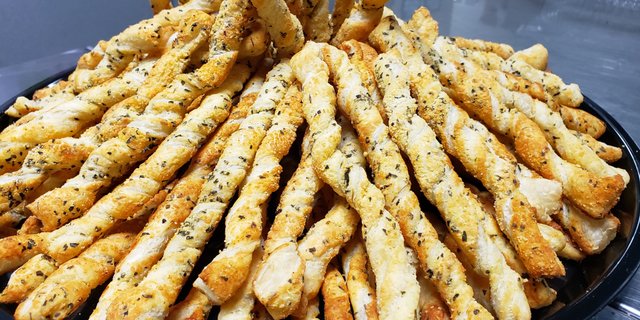Parmesan Cheese Straw Tray