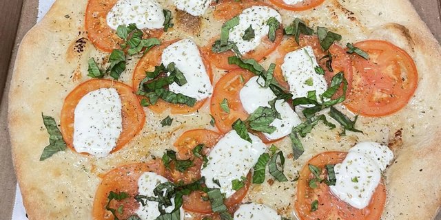 Caprese Pizza