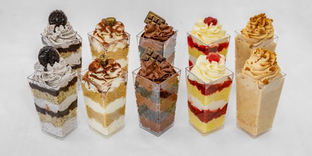 2 Dozen Assorted Cake Shooters Box