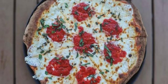 White Margherita Pizza