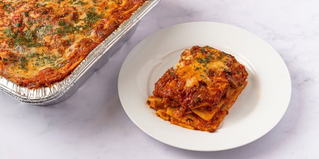 5-Cheese Lasagna w/ Meat Sauce