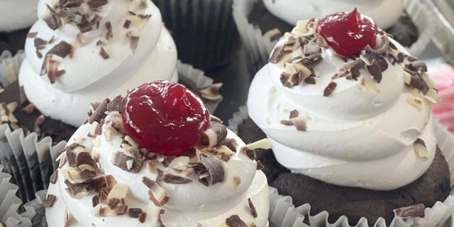 Hot Fudge Sundae Cupcake