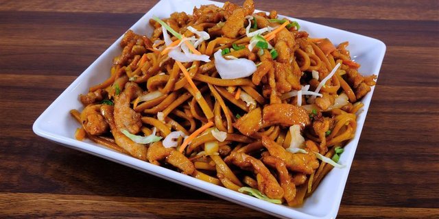 Chicken Lo Mein