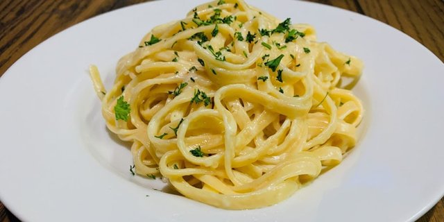 Fettuccine Alfredo