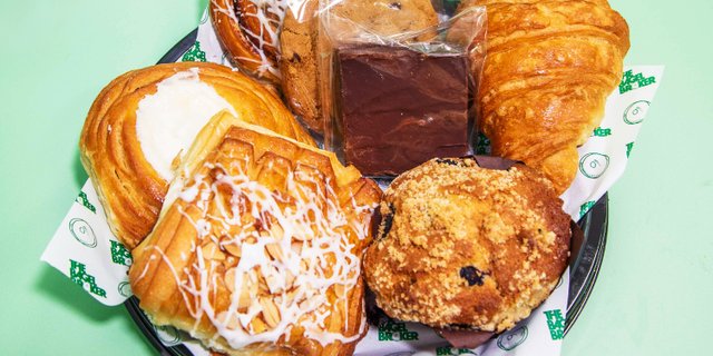 Muffins & Pastries Platter (Serves 6 to 24)