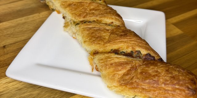 Spinach, Artichoke & Cheese Croissant