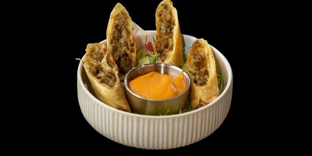 Cheeseburger Eggrolls