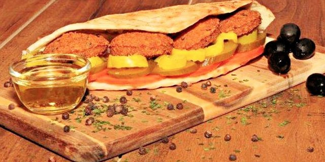 Falafel Sandwich Combo Boxed Lunch