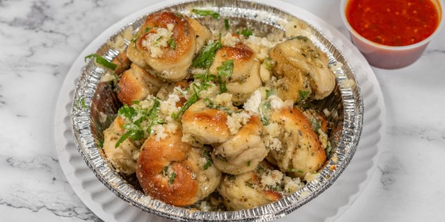 Garlic Knots w/ Marinara Sauce