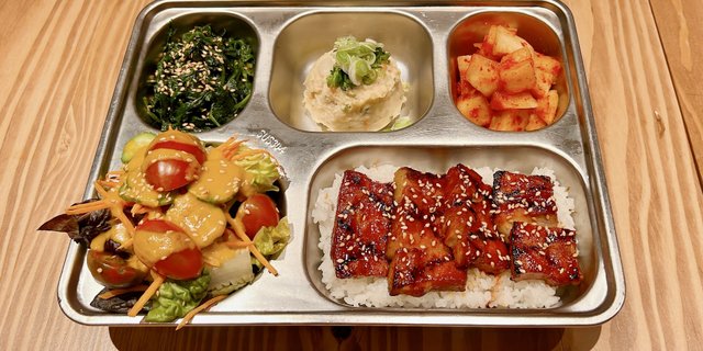 Jaeyook Pork Belly Lunch Box