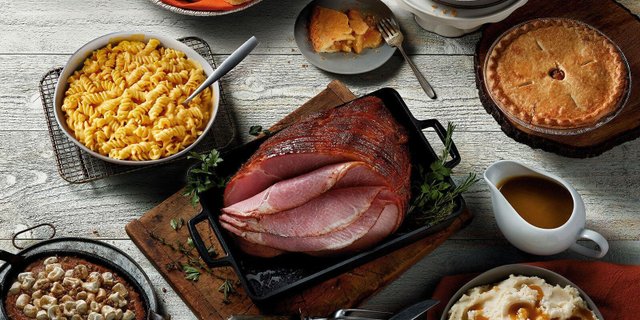 Holiday Heat & Serve Spiral Sliced Ham Christmas Dinner for 12