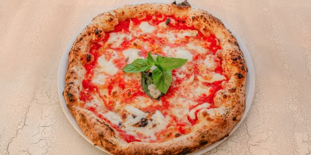 Provola Pizza